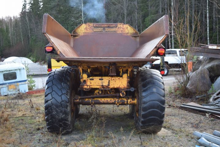 631184-9 Dumper Volvo BM 861