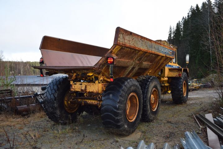 631184-10 Dumper Volvo BM 861