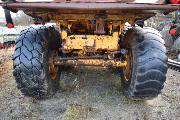 631184-11 Dumper Volvo BM 861