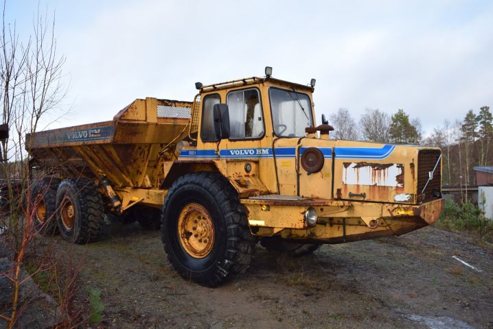 631184-17 Dumper Volvo BM 861