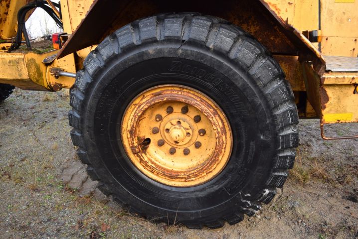631184-19 Dumper Volvo BM 861