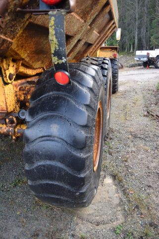 631184-23 Dumper Volvo BM 861