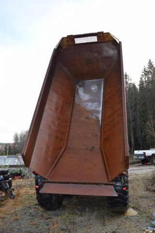 631184-36 Dumper Volvo BM 861