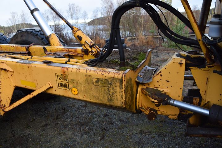 631184-38 Dumper Volvo BM 861