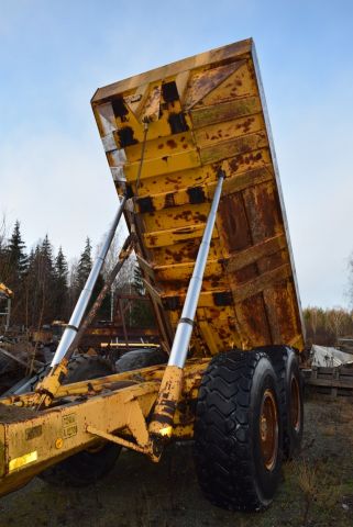 631184-39 Dumper Volvo BM 861
