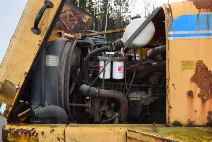 631184-50 Dumper Volvo BM 861