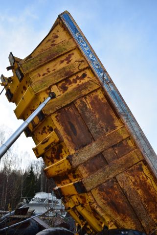 631184-56 Dumper Volvo BM 861