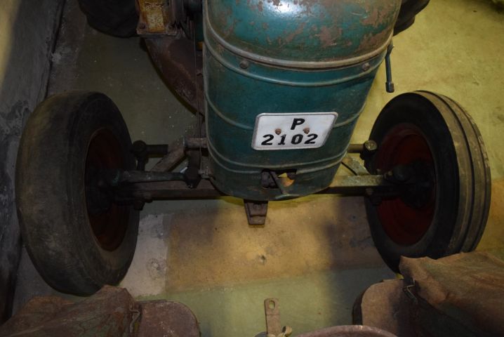 631187-7 Veteran Tractor Field Marshall Series 2 - 1950