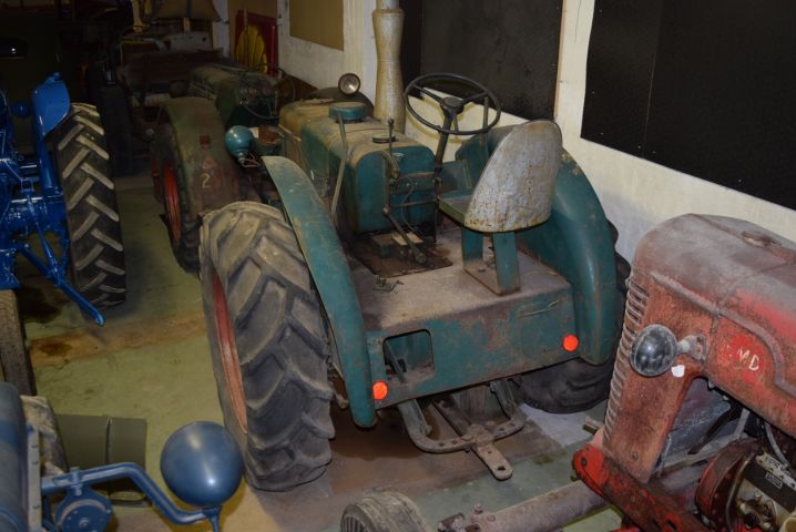 631187-10 Veteran Tractor Field Marshall Series 2 - 1950