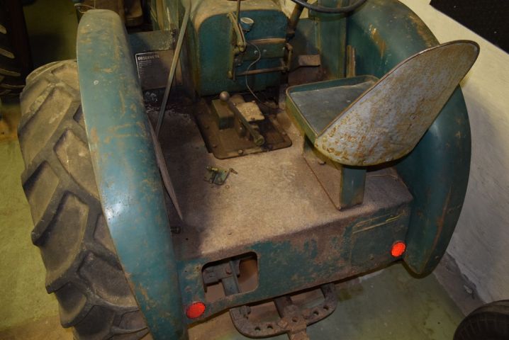 631187-14 Veteran Tractor Field Marshall Series 2 - 1950