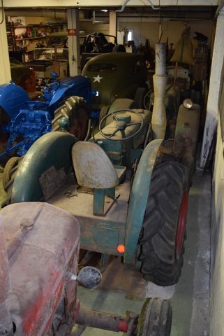 631187-16 Veteran Tractor Field Marshall Series 2 - 1950