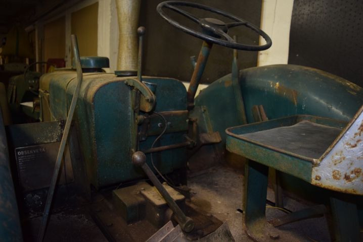 631187-18 Veteran Tractor Field Marshall Series 2 - 1950