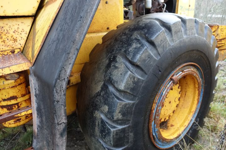 631199-12 Volvo LM 1240