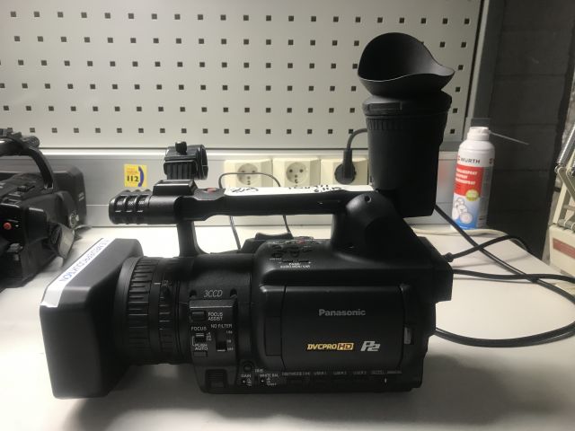 622203-1 Panasonic AGHVX201AE DVC Pro HD P2 camcorder