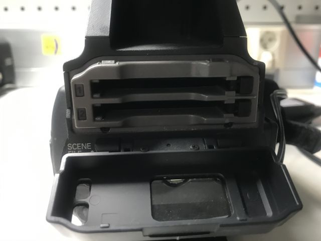 622203-5 Panasonic AGHVX201AE DVC Pro HD P2 camcorder