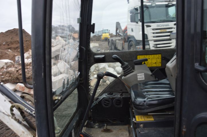 631239-11 Crawler excavator Bobcat 323