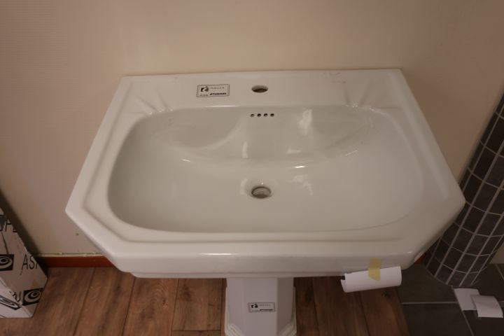 581469-3 Washbasin, Athenas Indusa