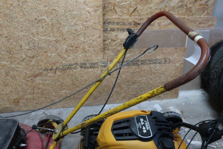 581519-13 Lawn mower, Stiga SA45 and Klippo