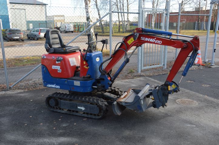 632398-2 Mini excavator SUNWARD SWE 08 -2009 only 268 hours