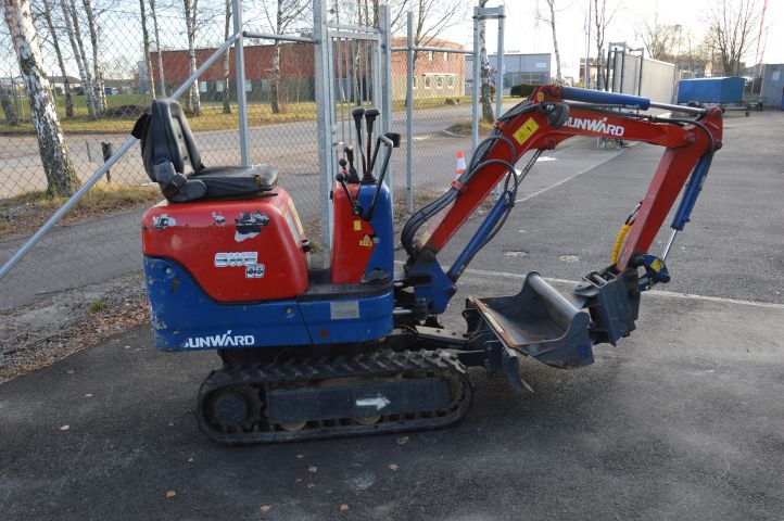 632398-3 Mini excavator SUNWARD SWE 08 -2009 only 268 hours