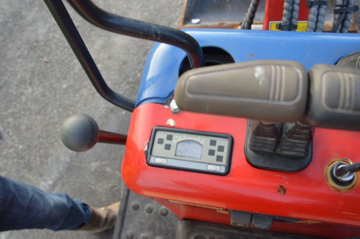 632398-12 Mini excavator SUNWARD SWE 08 -2009 only 268 hours