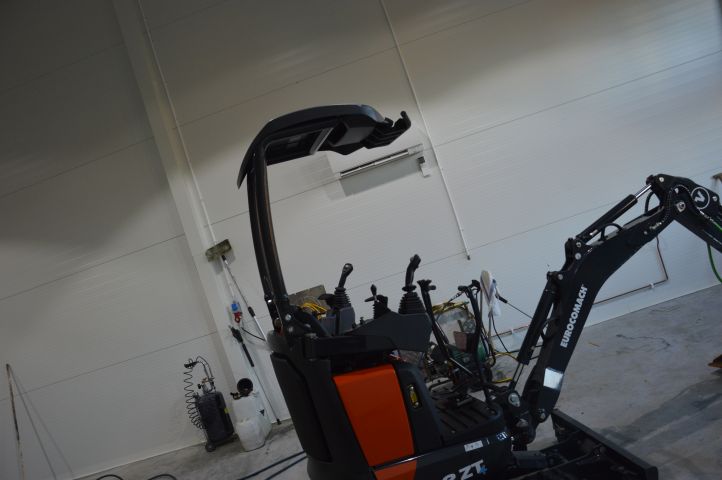 632407-2 Crawler excavator Eurocomach ES 12 ZT (10h) + 3 buckets - 2018