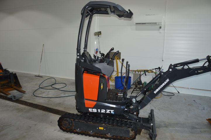 632407-16 Crawler excavator Eurocomach ES 12 ZT (10h) + 3 buckets - 2018
