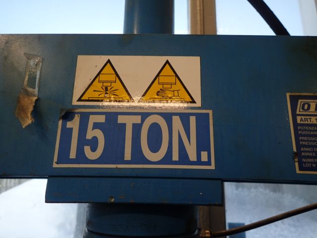 618040-3 Hydraulic press 15 tons