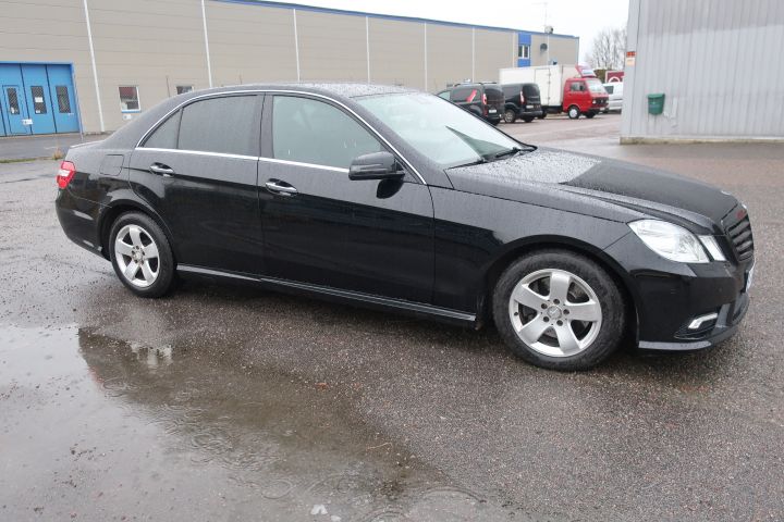 627985-9 Mercedes-Benz E 220 CDI BlueEFFICIENCY 5G-Tronic, 170hp, AMG package - 2010