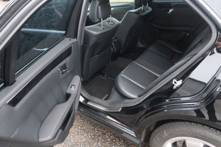 627985-29 Mercedes-Benz E 220 CDI BlueEFFICIENCY 5G-Tronic, 170hp, AMG package - 2010