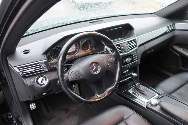 627985-38 Mercedes-Benz E 220 CDI BlueEFFICIENCY 5G-Tronic, 170hp, AMG package - 2010