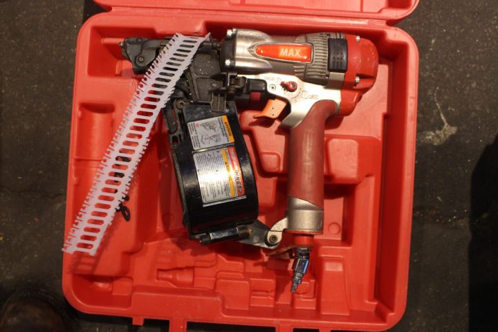 626943-1 Nail gun Max HN65J