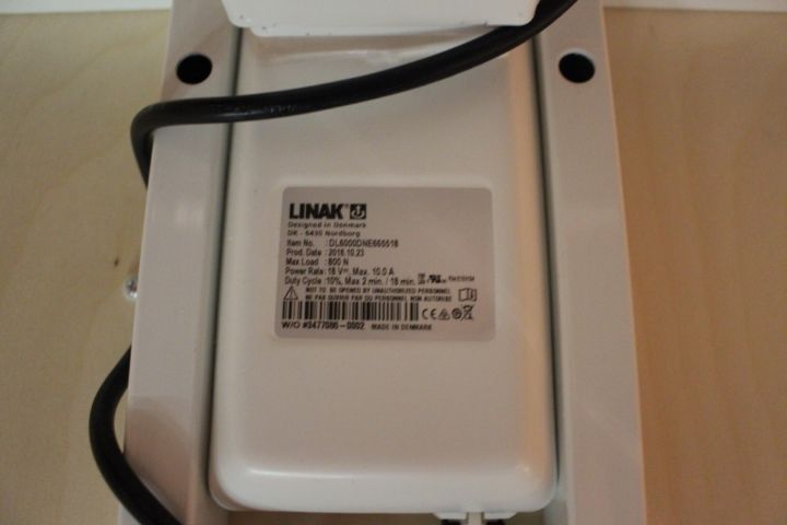 627041-13 Tvättbänk, elektriskt höj och sänkbart skötbord Jeltec, Ny