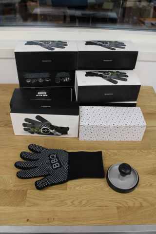 615723-1 Gift Kit Sagaform BBQ 10pcs, glove & hamburger press