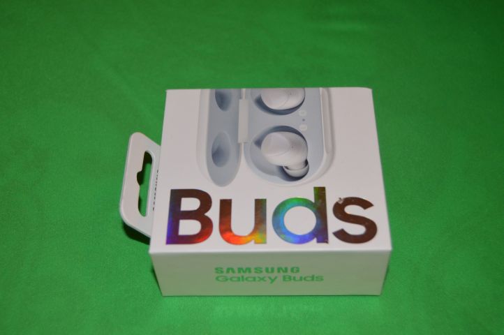 594110-1 Earbuds R170 White