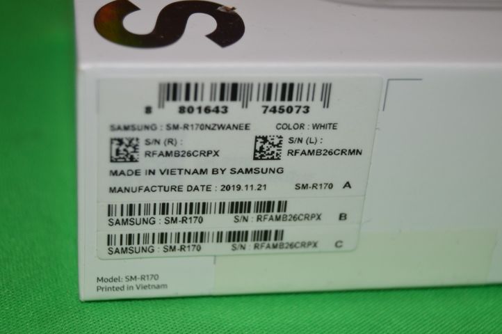 594110-3 Earbuds R170 White