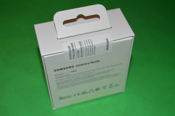 594122-4 Earbuds R170 White