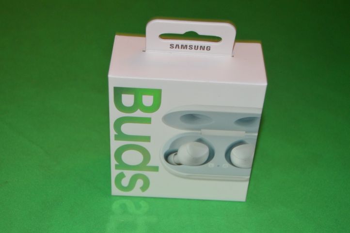 594122-6 Earbuds R170 White