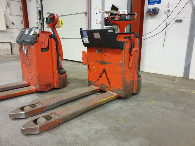 600091-1 Electric pallet carrier Linde T18 2005 repair object