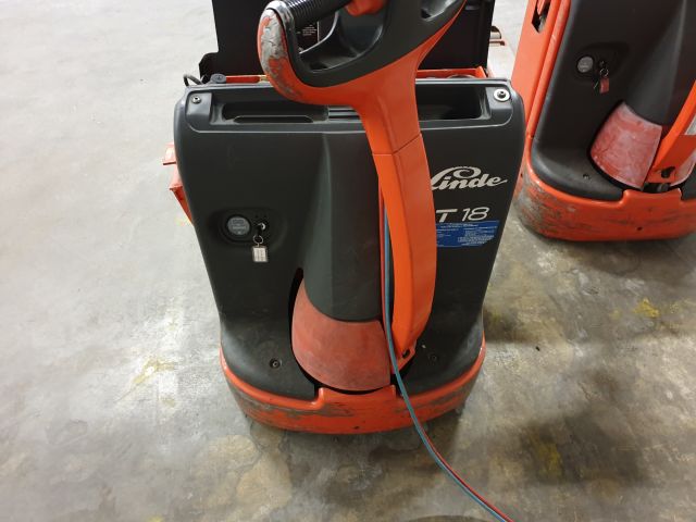 600091-3 Electric pallet carrier Linde T18 2005 repair object