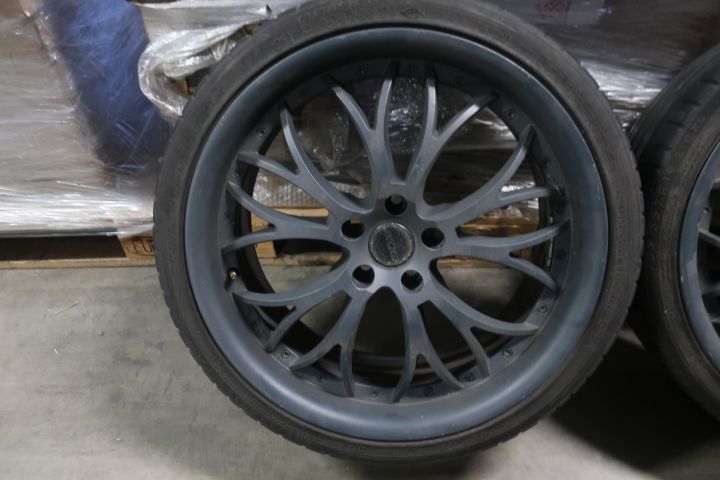 628059-10 3 Alloy wheels OXXO 19 "
