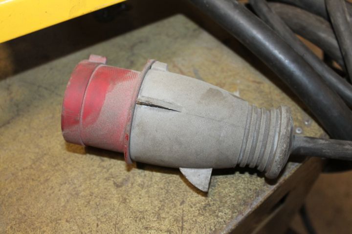 636031-10 Elsvets ESAB LDA 400