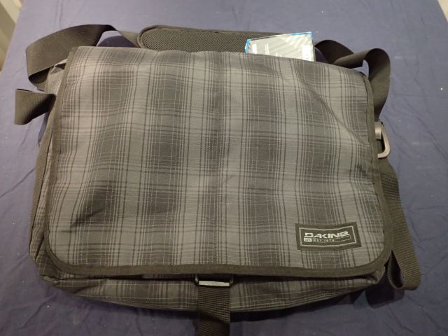 577397-6 2 bags Brand DAKINE