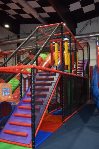 636157-4 Complete play area approx 23 x 10 meters (SPI) - 2019