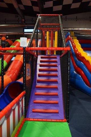 636157-8 Complete play area approx 23 x 10 meters (SPI) - 2019