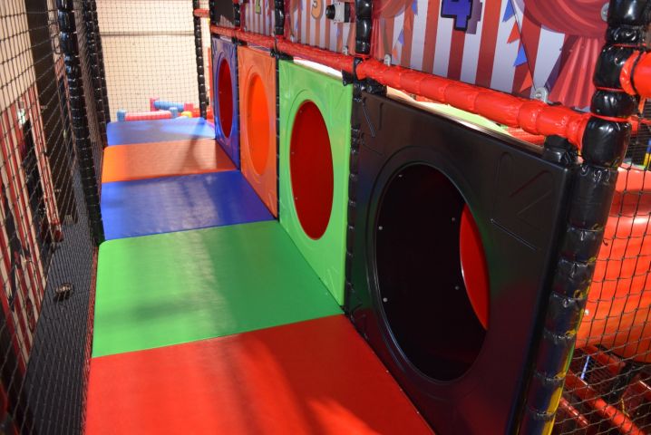 636157-22 Complete play area approx 23 x 10 meters (SPI) - 2019