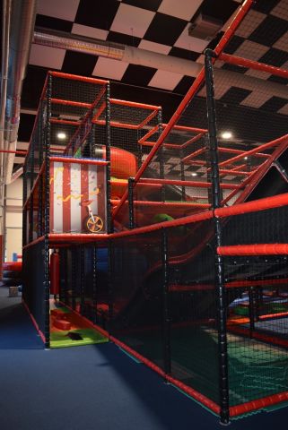 636157-38 Complete play area approx 23 x 10 meters (SPI) - 2019