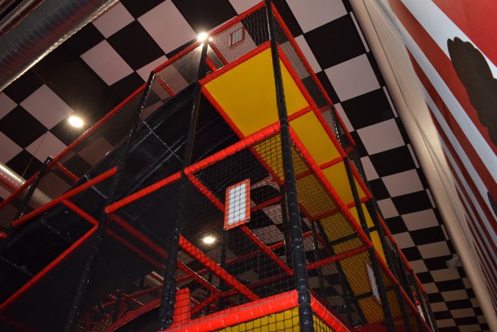 636157-42 Complete play area approx 23 x 10 meters (SPI) - 2019