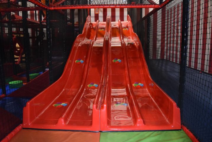 636157-45 Complete play area approx 23 x 10 meters (SPI) - 2019