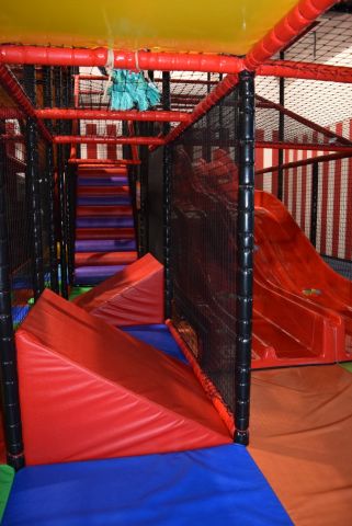 636157-47 Complete play area approx 23 x 10 meters (SPI) - 2019